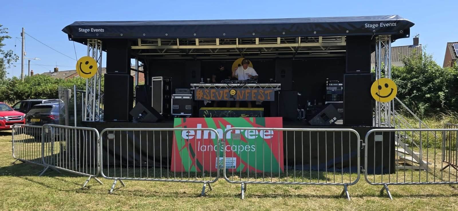 7x4 stage